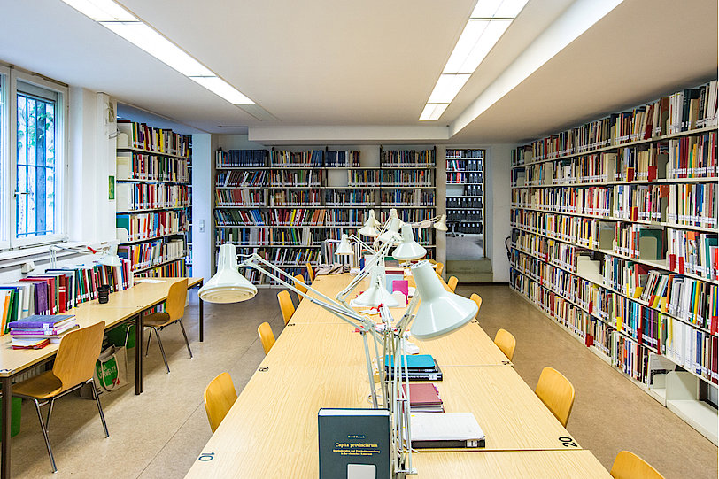Institut für Archäologische Wissenschaften - Abt. Provinzialrömische Archäologie, Bibliothek