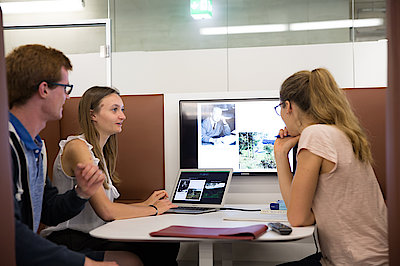 Group presentation desks